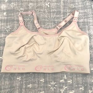 Cake size medium nursing bra